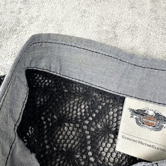 Harley Davidson Women’s SZ M Sleeveless Button Down Blouse Crochet Back Gray - Picture 6 of 7